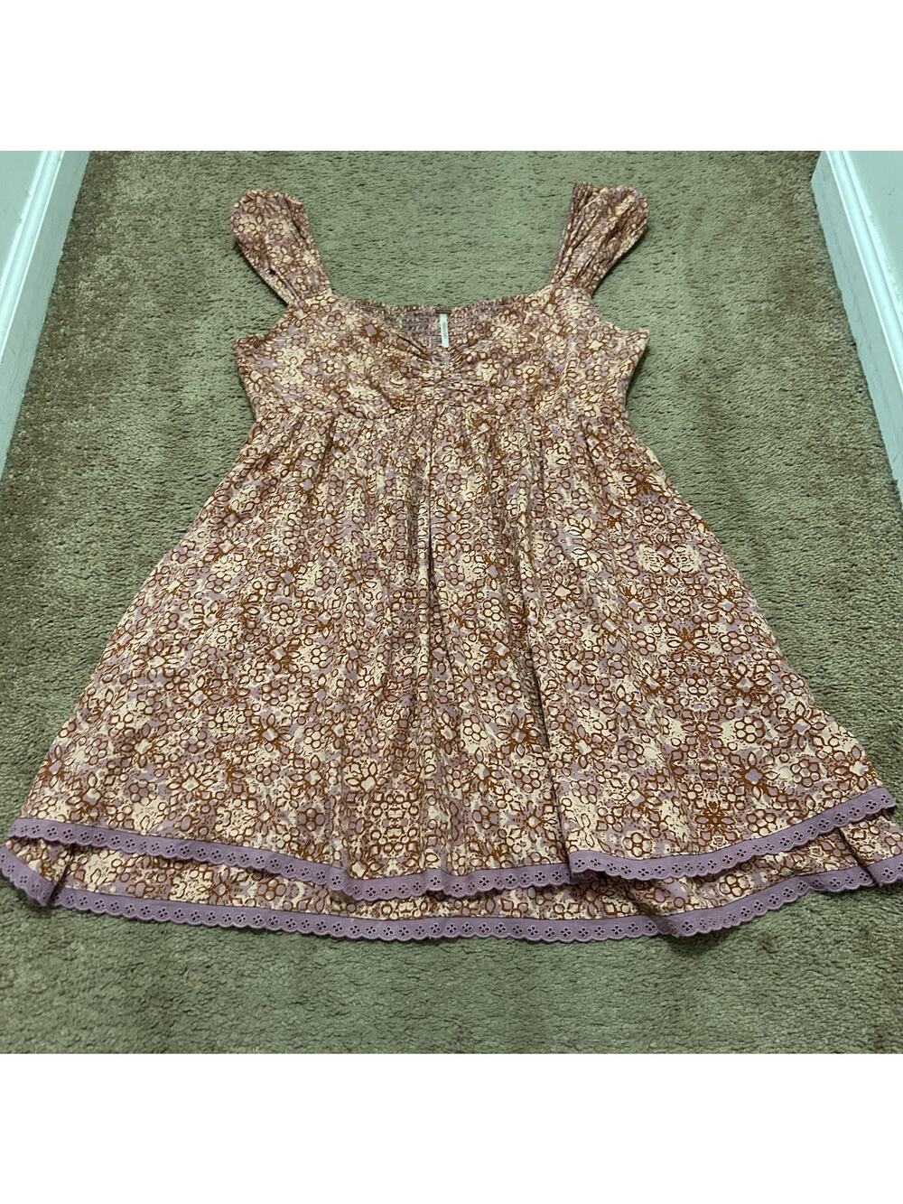 Free People 'Tabitha' Pink Mini Dress Size Large Floral Tiered Lace Trim - Picture 1 of 8